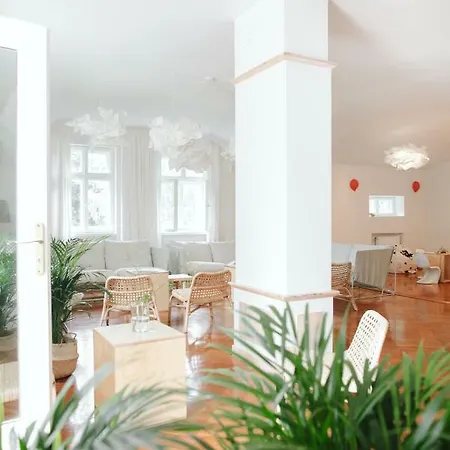 Palac Odnova ゲストハウス *