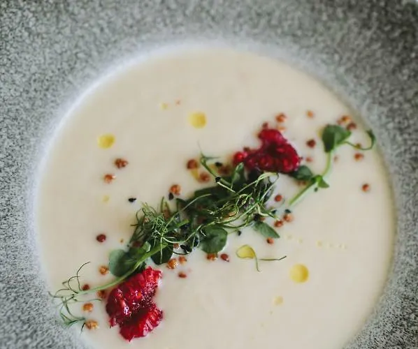 Palac Odnova Gasthof Sasino